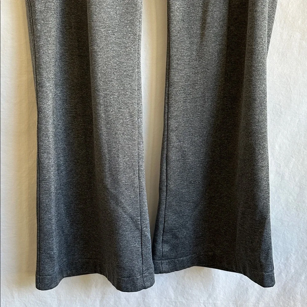 Under Armour Storm semi-fitted charcoal gray flared athletic sweatpants, size M - Picture 3 of 8